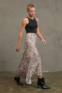 Asymmetrical Hem Leopard Skirt