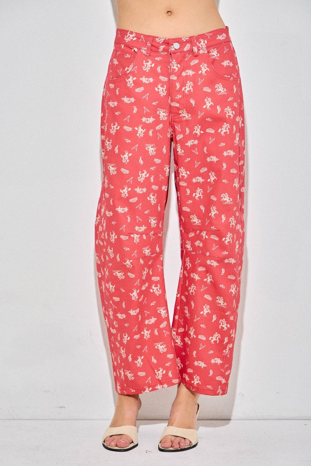 Cowboy Motif Barrel Jeans