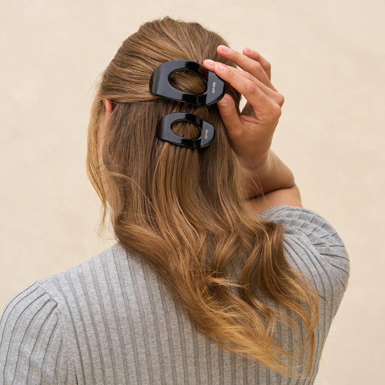Black Flat Medium Cloud Clip
