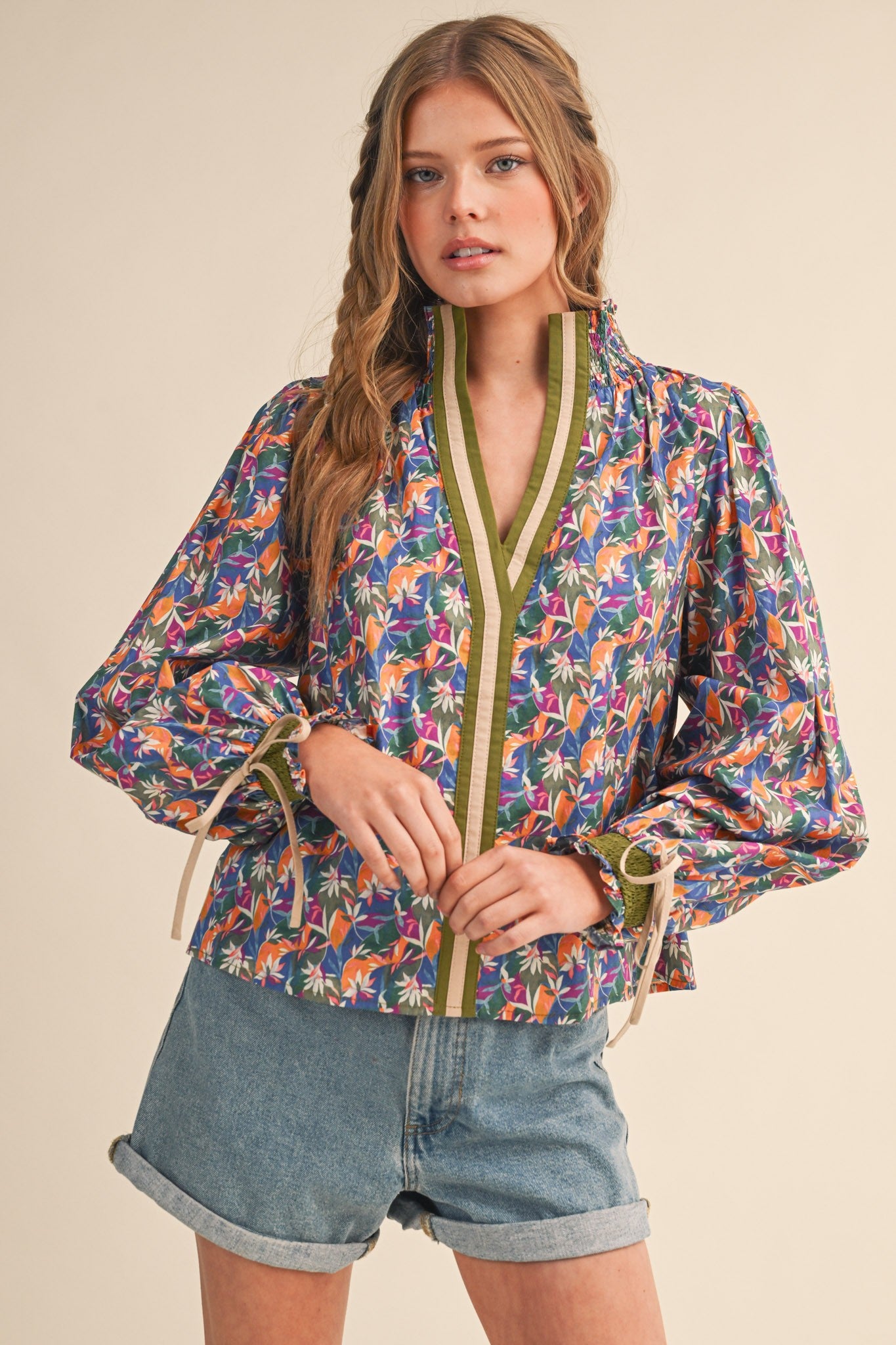 Contrast Neckline Printed Blouse