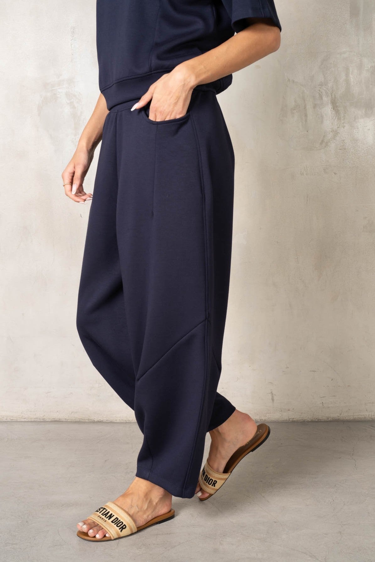 Dart Detail Barrel Neoprene Pants