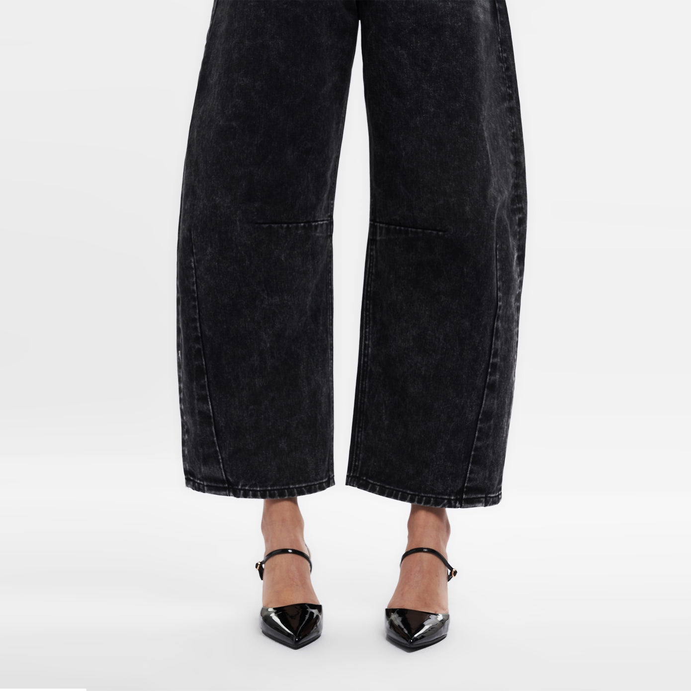Super High Rise Black Barrel Jeans