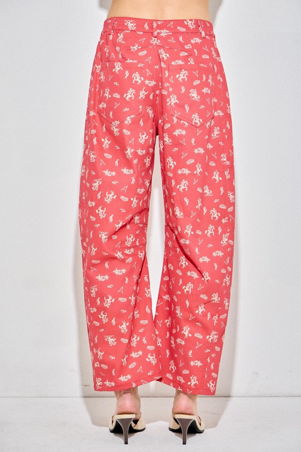 Cowboy Motif Barrel Jeans