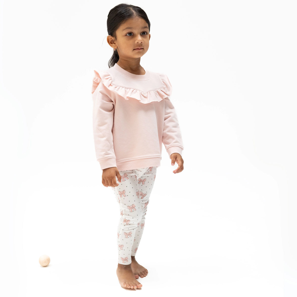 Veiled Pink Bows
V-Ruffle Sweatshirt and Legging