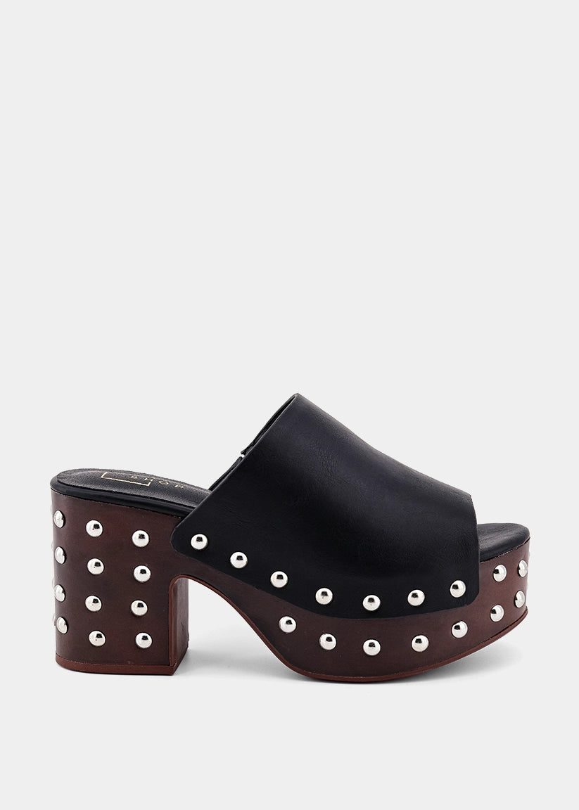 Holly Studded Wedge