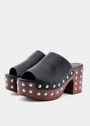 Holly Studded Wedge