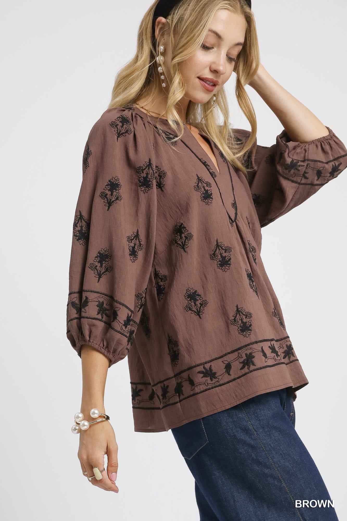 Embroidered 3/4 Sleeve Top
