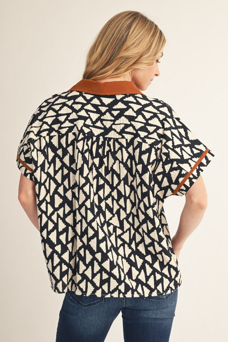 Contrast Accent Geo Top