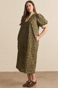 Contrast Collar Leopard Midi Dress